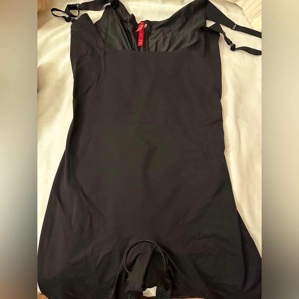 SPANX WOMENS THINSTINCTS OPEN-BUST MID-THIGH BODYSUIT BLACK MED Regular NWOT